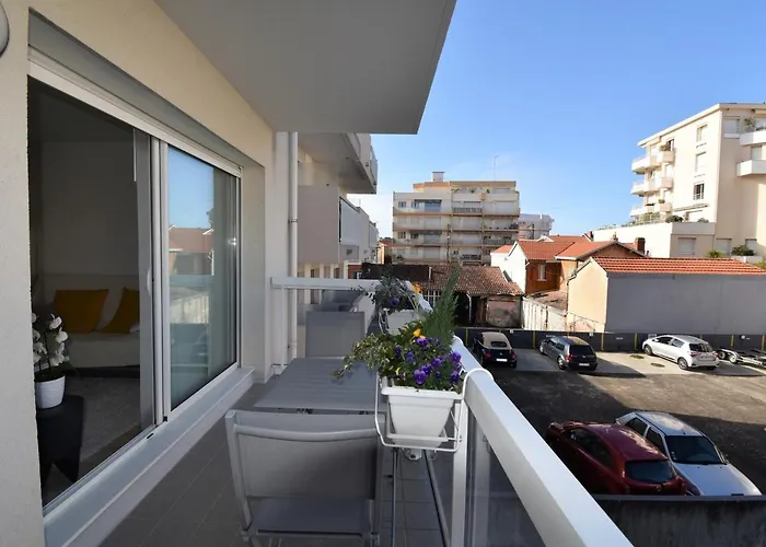 Apartamento : T2 Moderne à 2 Pas De La Avec Balcon, Wifi, Parking Et Tv Cinéma - Fr-1-420-71 Arcachon