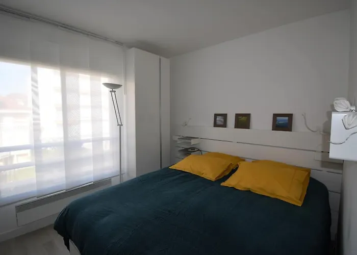 : T2 Moderne à 2 Pas De La Avec Balcon, Wifi, Parking Et Tv Cinéma - Fr-1-420-71