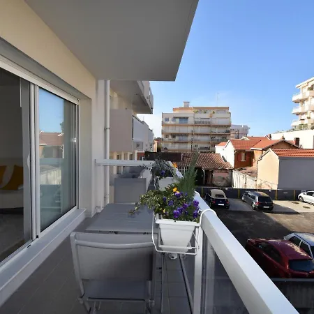 公寓 : T2 Moderne A 2 Pas De La Avec Balcon, Wifi, Parking Et Tv Cinema - Fr-1-420-71 阿卡雄